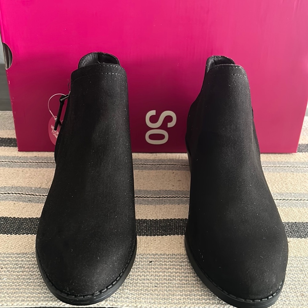 SO Angelfish Black Booties